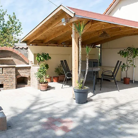 Apartmanhaz Mediterran * Harkány